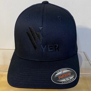 Flexfit Black Hat Size S-M